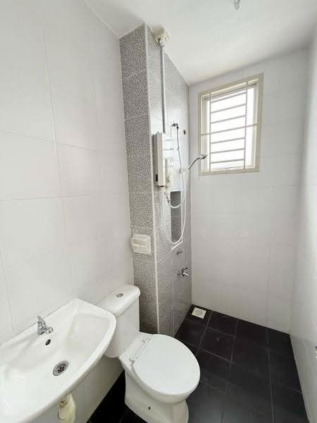 Rumah Teres untuk Dijual di Taman Desa Tebrau (Tebrau) - Valerie Saw - Bathroom - PropertyGuru.com.my