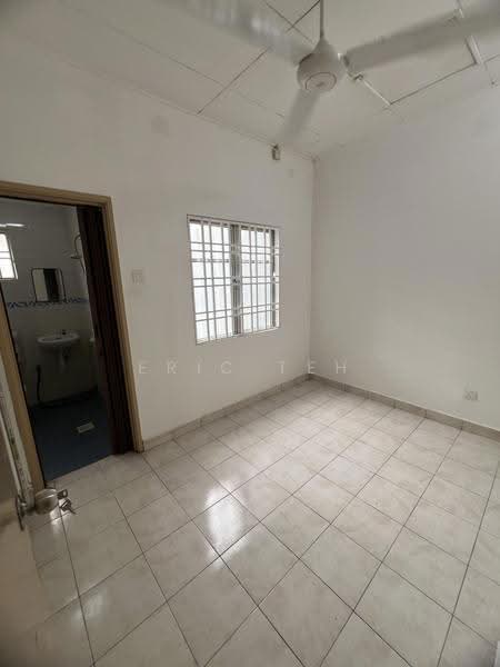 2-storey Terraced House for Rent in Taman Putra Prima (Puchong) - Eric Teh - Bathroom - PropertyGuru.com.my