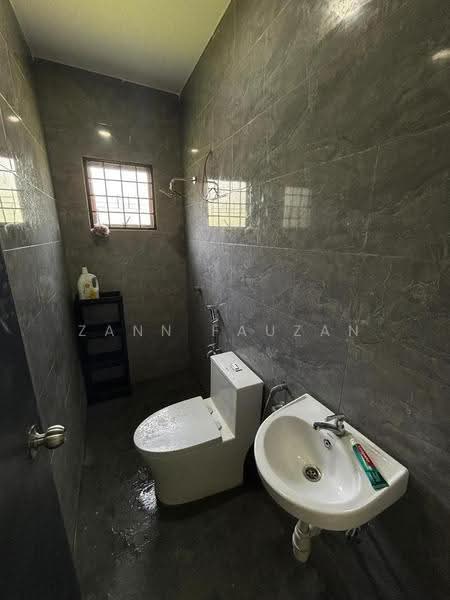 Bungalow House for Sale in Bukit Beruntung (Selangor) - Zann Fauzan - Bathroom - PropertyGuru.com.my