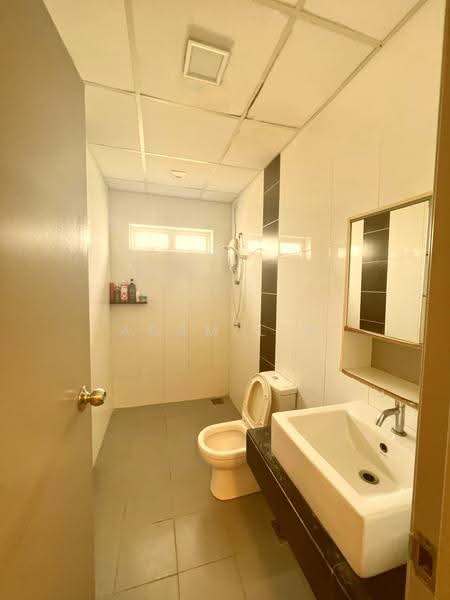 Condominium for Rent at The Wharf Residence - Adam Lim - Bathroom - PropertyGuru.com.my