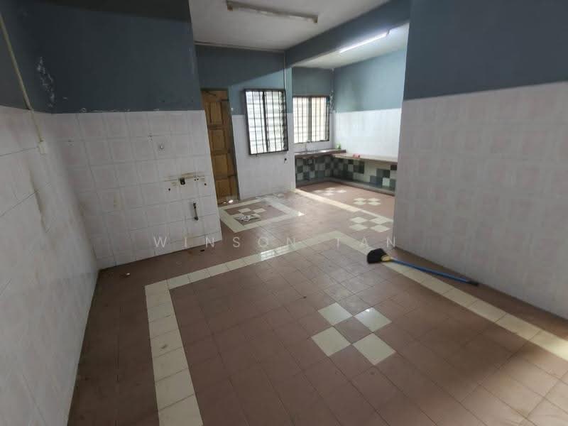 Rumah Teres 2-Tingkat untuk Dijual di Taman Bukit Kempas (Tampoi) - Winson Tan - Kitchen - PropertyGuru.com.my