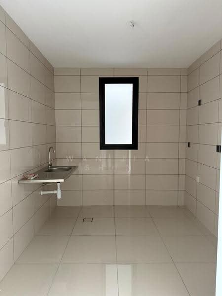 Kediaman Servis untuk Dijual di Duta Park Residences - Wan Jia Shun - Kitchen - PropertyGuru.com.my