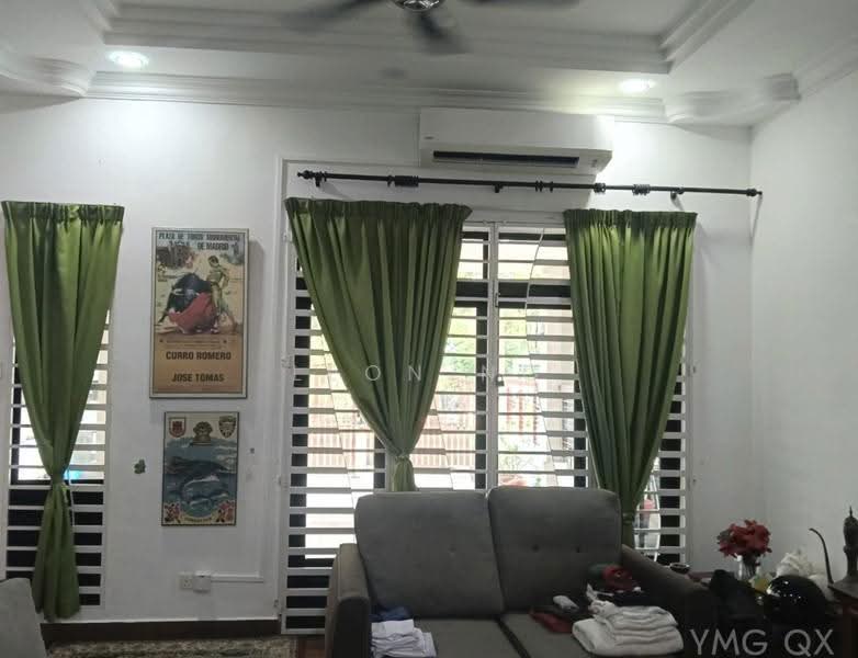 Rumah Teres 2-Tingkat untuk Disewa di Kota Bayuemas (Klang) - Leon Ng - Living Room - PropertyGuru.com.my