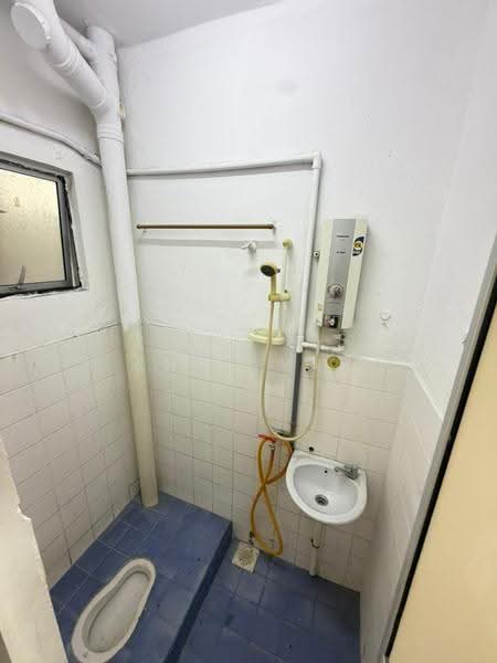 Terraced House for Sale in Bandar Country Homes (Rawang) - Andy Yap - Bathroom - PropertyGuru.com.my
