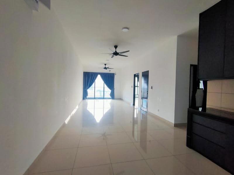Kondominium untuk Dijual di The Hermington - KINKI CHAN - Living Room - PropertyGuru.com.my