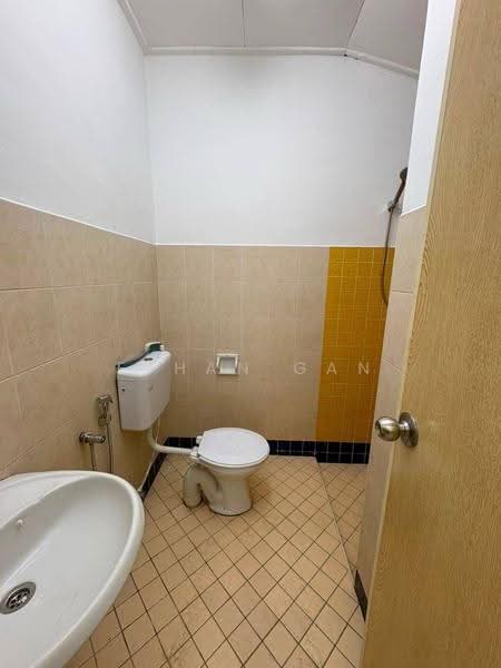 1-storey Terraced House for Sale in Taman Puteri Wangsa (Ulu Tiram) - Ethan Gan - Bathroom - PropertyGuru.com.my