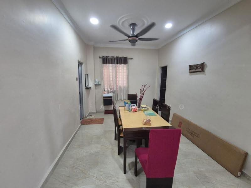 Bungalow House untuk Disewa di Bandar Country Homes (Rawang) - Tiffany Yang - Dining Room - PropertyGuru.com.my