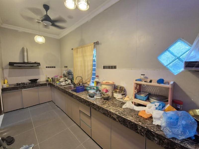 Bungalow House untuk Disewa di Bandar Country Homes (Rawang) - Tiffany Yang - Kitchen - PropertyGuru.com.my