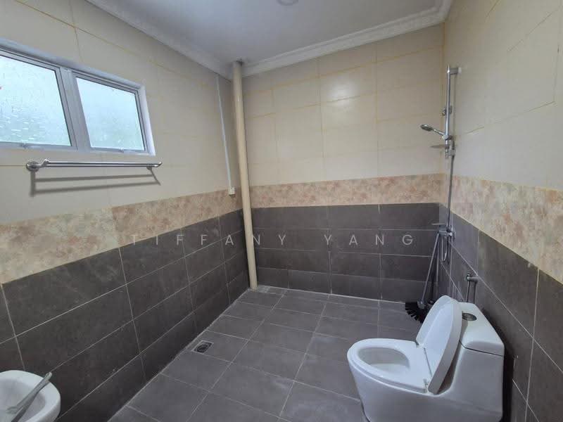 Bungalow House untuk Disewa di Bandar Country Homes (Rawang) - Tiffany Yang - Bathroom - PropertyGuru.com.my