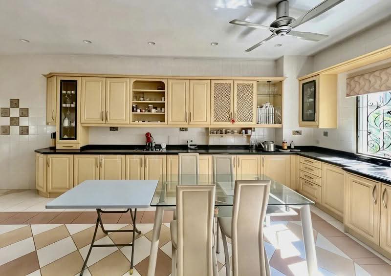 Bungalow House for Sale in SS 3, Taman Universiti (Petaling Jaya) - Bernisa Bon - Kitchen - PropertyGuru.com.my