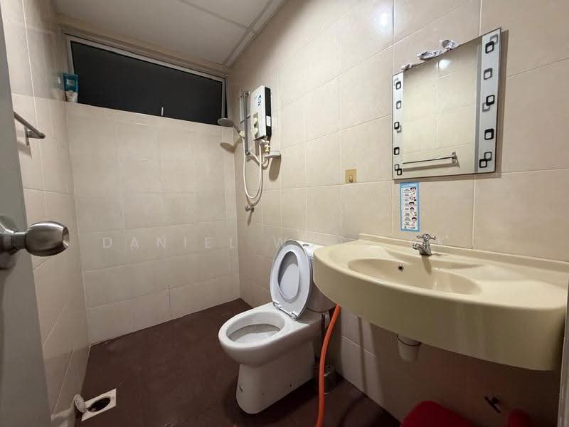 Kondominium untuk Disewa di Platinum Lake PV 20 - Daniel Wong CK - Bathroom - PropertyGuru.com.my