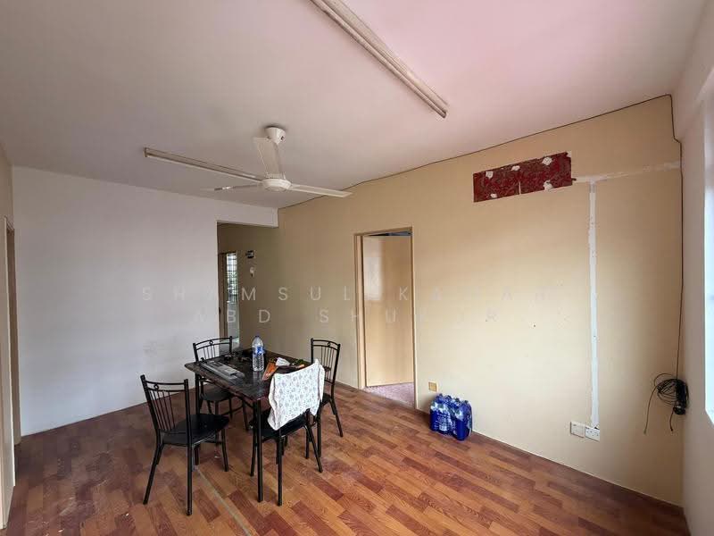 Apartment for Rent at Siantan Apartment - Shamsul Kamar Abd Shukor - Dining Room - PropertyGuru.com.my