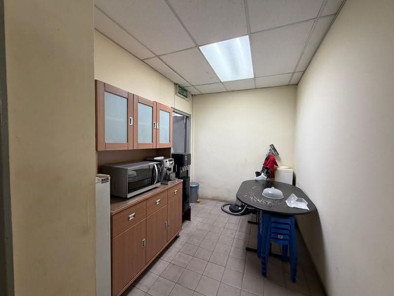 Detached Factory for Rent in Kawasan Perindustrian Tebrau 1 (Tebrau) - Yip . - Kitchen - PropertyGuru.com.my