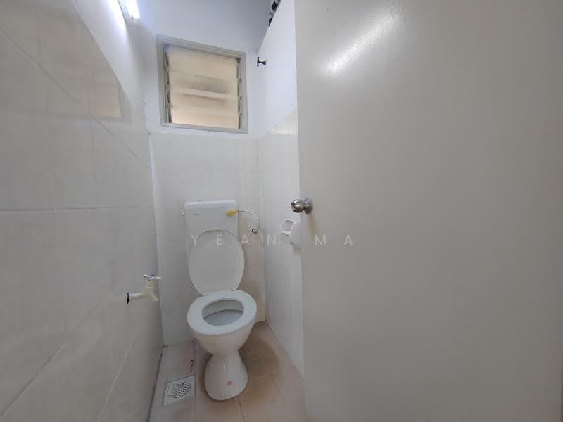 Rumah Flat untuk Disewa di Bukit Rahman Putra - Yean Ma - Bathroom - PropertyGuru.com.my