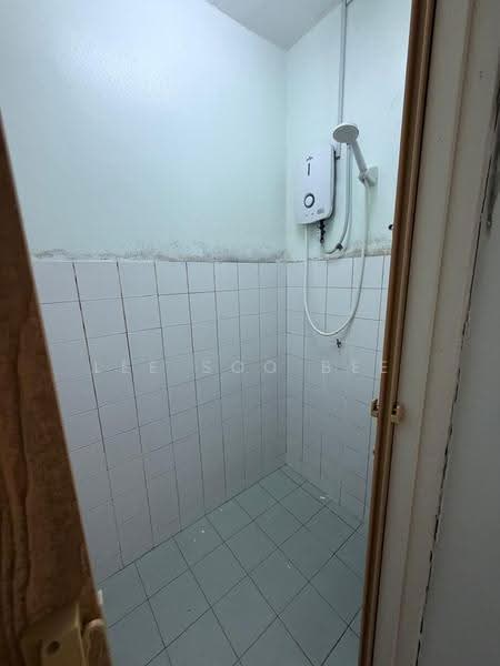 Flat for Rent at Desa Satu - Lee Soo Bee - Bathroom - PropertyGuru.com.my