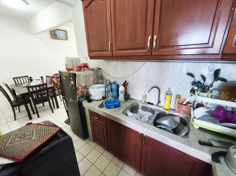 2-storey Terraced House for Sale in Bukit Beruntung (Selangor) - Zann Fauzan - Kitchen - PropertyGuru.com.my