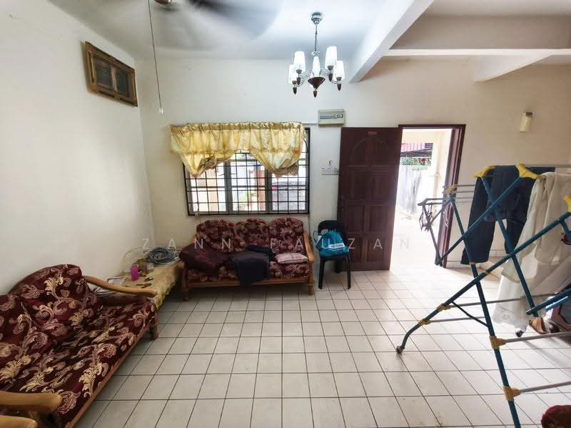 2-storey Terraced House for Sale in Bukit Beruntung (Selangor) - Zann Fauzan - Living Room - PropertyGuru.com.my