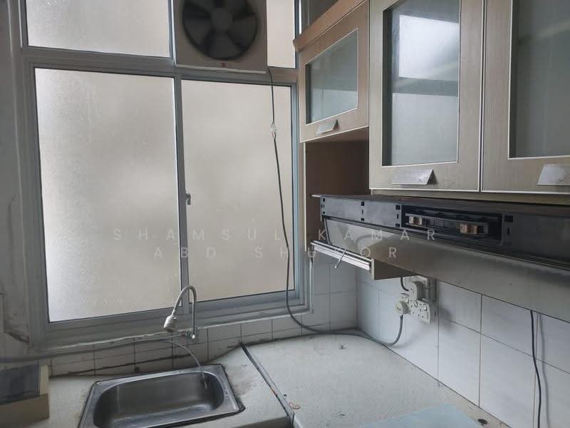 Pangsapuri untuk Dijual di Siantan Apartment - Shamsul Kamar Abd Shukor - Kitchen - PropertyGuru.com.my