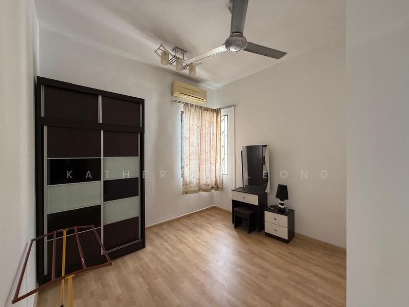 Cluster House for Rent in Taman Anggun (Rawang) - Katherine Leong - Bedroom - PropertyGuru.com.my