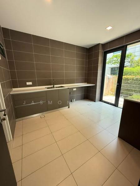 Semi-Detached House for Sale in Leisure Farm (Gelang Patah) - Jasmond Koh - Kitchen - PropertyGuru.com.my