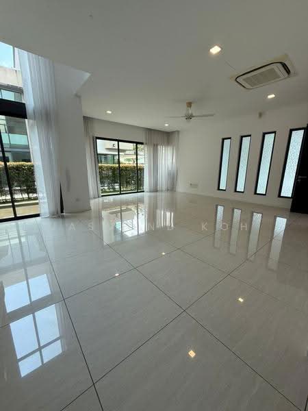 Semi-Detached House for Sale in Leisure Farm (Gelang Patah) - Jasmond Koh - Living Room - PropertyGuru.com.my