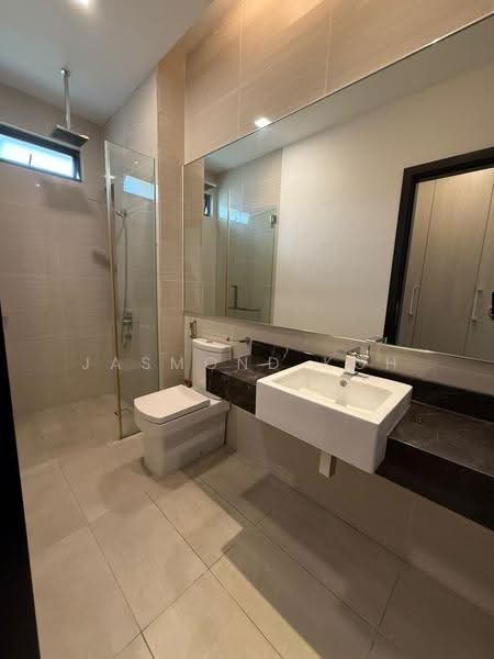 Semi-Detached House for Sale in Leisure Farm (Gelang Patah) - Jasmond Koh - Bathroom - PropertyGuru.com.my