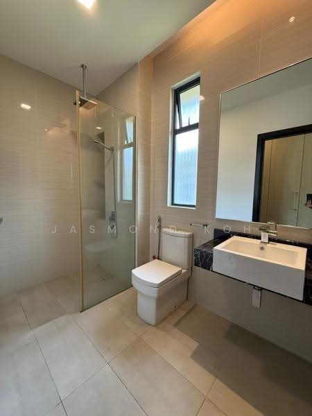 Semi-Detached House for Sale in Leisure Farm (Gelang Patah) - Jasmond Koh - Bathroom - PropertyGuru.com.my