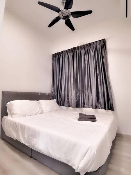 Kediaman Servis untuk Dijual di Southkey Mosaic - Jameson Choo - Bedroom - PropertyGuru.com.my