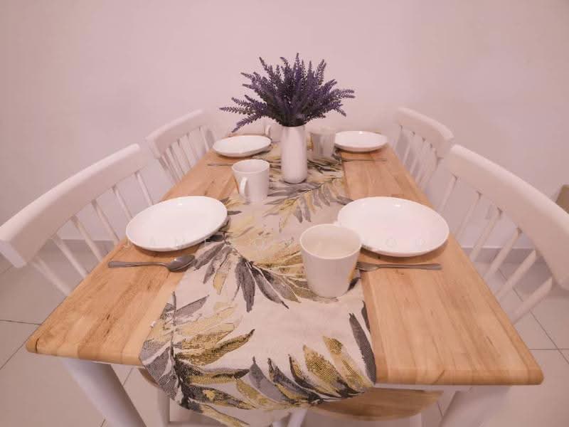 Kediaman Servis untuk Dijual di Southkey Mosaic - Jameson Choo - Dining Room - PropertyGuru.com.my