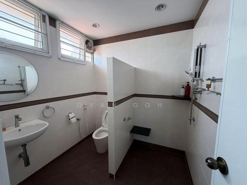 Semi-Detached House for Sale in Desa Ria (Sungai Ara) - Qyan Goh - Bathroom - PropertyGuru.com.my