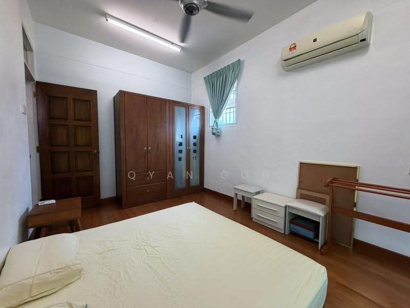 Semi-Detached House for Sale in Desa Ria (Sungai Ara) - Qyan Goh - Bedroom - PropertyGuru.com.my