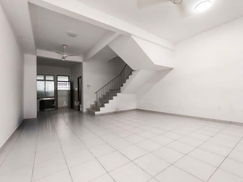 2.5-storey Terraced House for Sale in Taman Pulai Mutiara (Iskandar Puteri (Nusajaya)) - Jameson Choo - Living Room - PropertyGuru.com.my