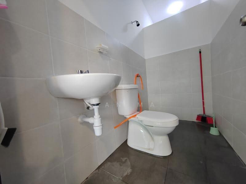 Terraced House for Rent in Taman Kundang Jaya (Rawang) - Yean Ma - Bathroom - PropertyGuru.com.my