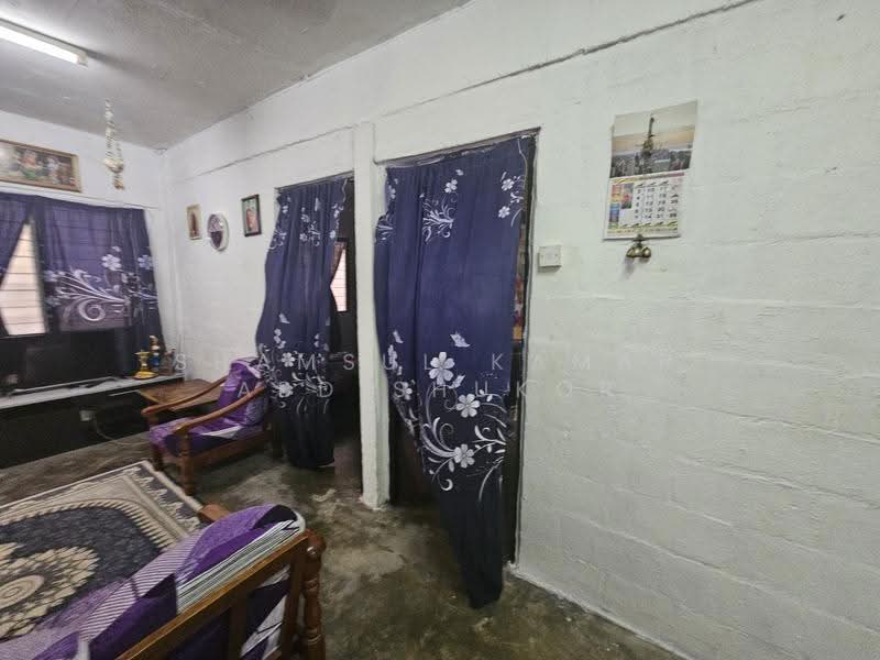Flat for Sale at Taman Kajang Utama - Shamsul Kamar Abd Shukor - Living Room - PropertyGuru.com.my