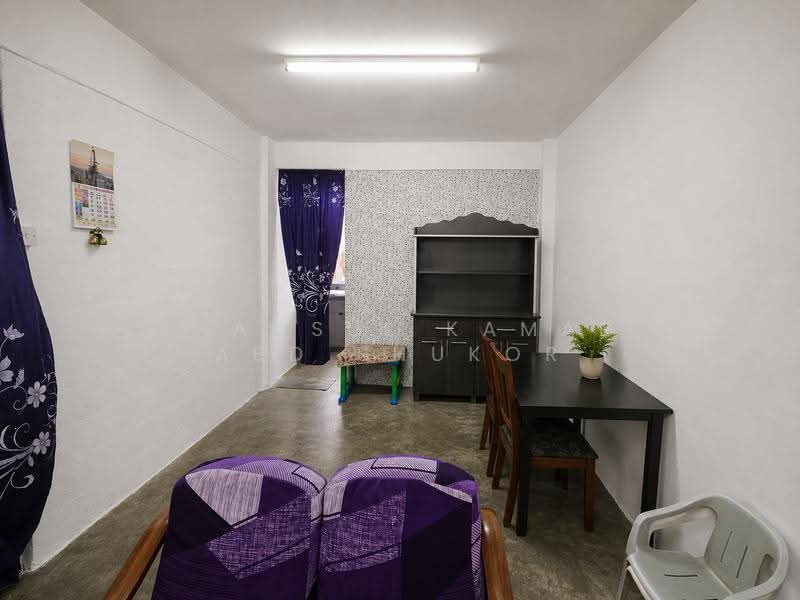 Flat for Sale at Taman Kajang Utama - Shamsul Kamar Abd Shukor - Living Room - PropertyGuru.com.my