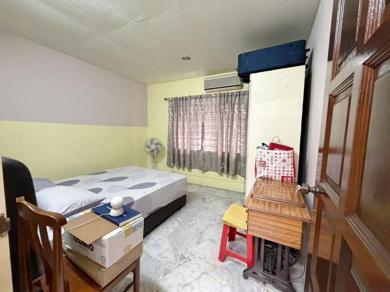 Rumah Teres 1.5-Tingkat untuk Dijual di Kepong Baru (Kepong) - Amy Yap - Bedroom - PropertyGuru.com.my