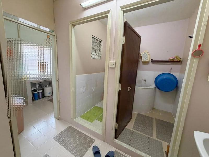 Rumah Teres 1.5-Tingkat untuk Dijual di Kepong Baru (Kepong) - Amy Yap - Bathroom - PropertyGuru.com.my