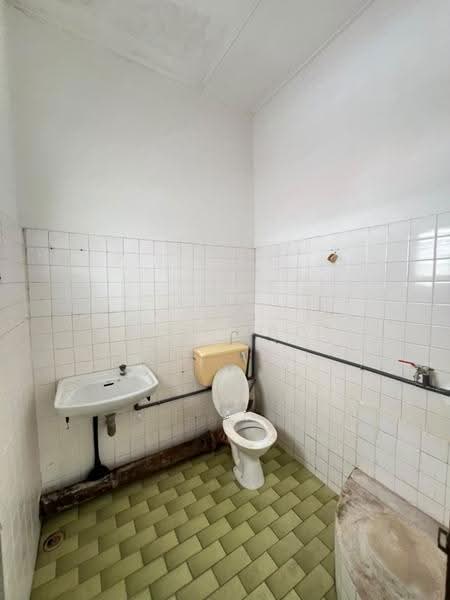 Rumah Teres 2-Tingkat untuk Dijual di Taman Petaling (Kepong) - Amy Yap - Bathroom - PropertyGuru.com.my