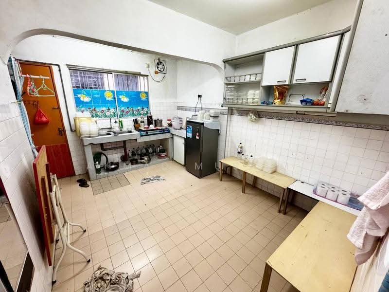 2-storey Terraced House for Sale in Bandar Baru Sri Petaling (Sri Petaling) - Ahmad Muslim - Kitchen - PropertyGuru.com.my