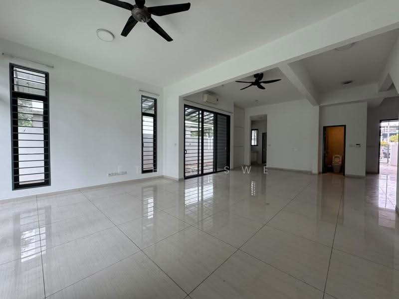 Semi-Detached House for Sale in Bukit Rahman Putra (Sungai Buloh) - Ethan Swe - Living Room - PropertyGuru.com.my