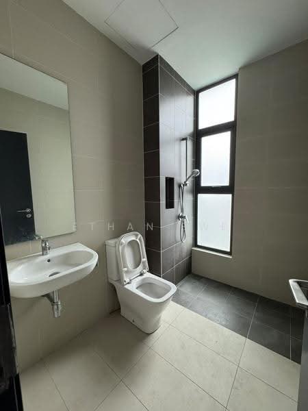 Semi-Detached House for Sale in Bukit Rahman Putra (Sungai Buloh) - Ethan Swe - Bathroom - PropertyGuru.com.my