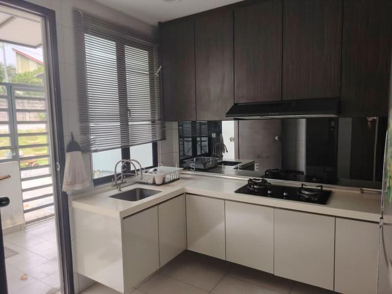 2.5-storey Terraced House for Sale in TTDI Grove (Kajang) - Chris Lee - Kitchen - PropertyGuru.com.my