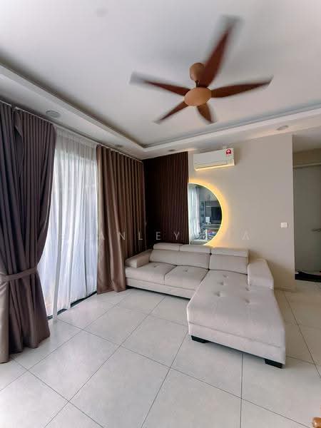 Kondominium untuk Disewa di EdgeWood Residences @ SkySanctuary - Stanley Sia - Living Room - PropertyGuru.com.my