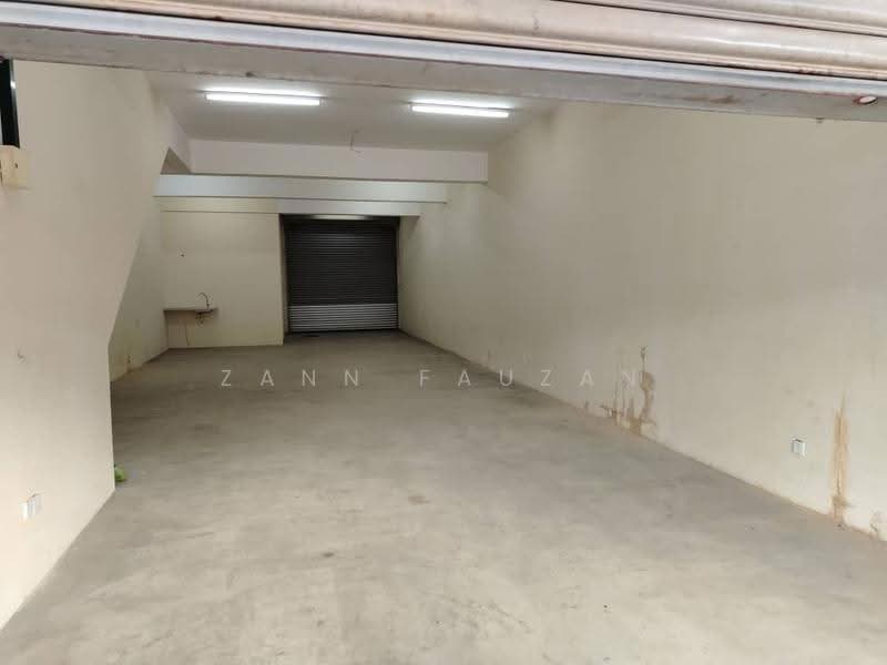 Shop for Rent in Bandar Bukit Beruntung (Bukit Beruntung) - Zann Fauzan - Interior - PropertyGuru.com.my