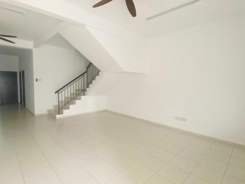 3-storey Terraced House for Rent in Taman Kundang Jaya (Rawang) - Zann Fauzan - Interior - PropertyGuru.com.my