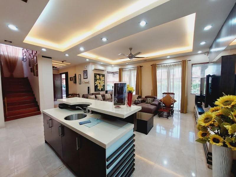 Bungalow House untuk Dijual di Damansara Legenda (Petaling Jaya) - Izzat Zamros - Living Room - PropertyGuru.com.my