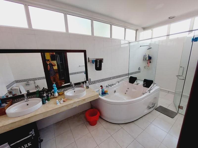 Bungalow House untuk Dijual di Damansara Legenda (Petaling Jaya) - Izzat Zamros - Bathroom - PropertyGuru.com.my
