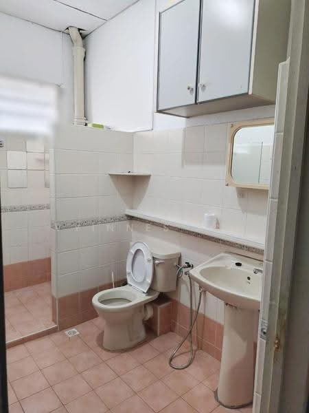 Rumah Teres 2-Tingkat untuk Dijual di Jelutong (Penang) - Vyinnes Ang - Bathroom - PropertyGuru.com.my