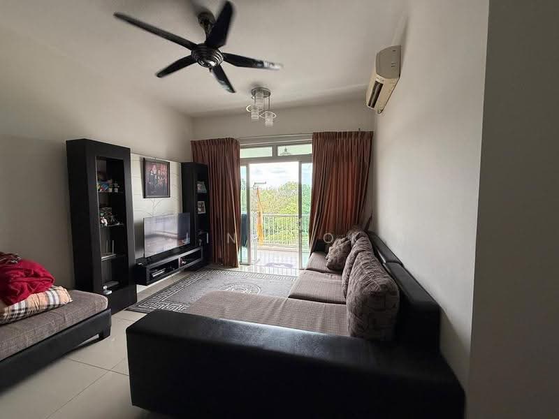 Kondominium untuk Dijual di Fairway Suites - Jin Teok - Living Room - PropertyGuru.com.my