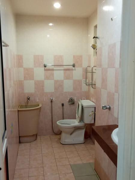Rumah Teres 2-Tingkat untuk Disewa di Bandar Botanic (Klang) - Lim Jeon - Bathroom - PropertyGuru.com.my